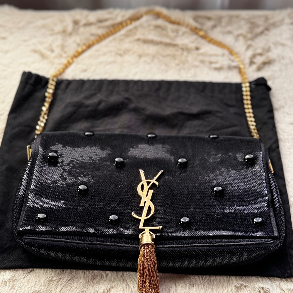 SAINT LAURENT  Sequin Satin Monogram Tassel Kate 99 Black GLT620582.0920